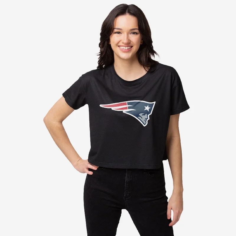 New England Patriots Womens Black Big Logo Crop Top Dynamic Women's Moto