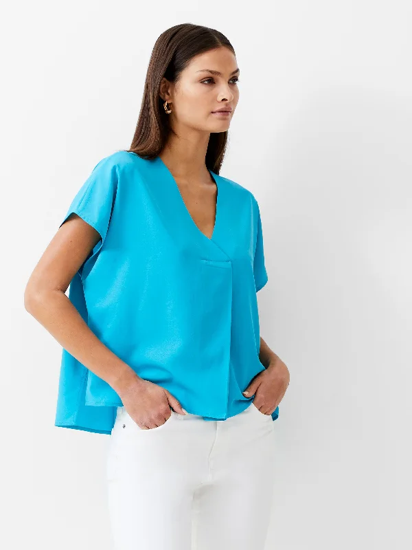 Vee Boxy Crepe Light Top Contemporary 