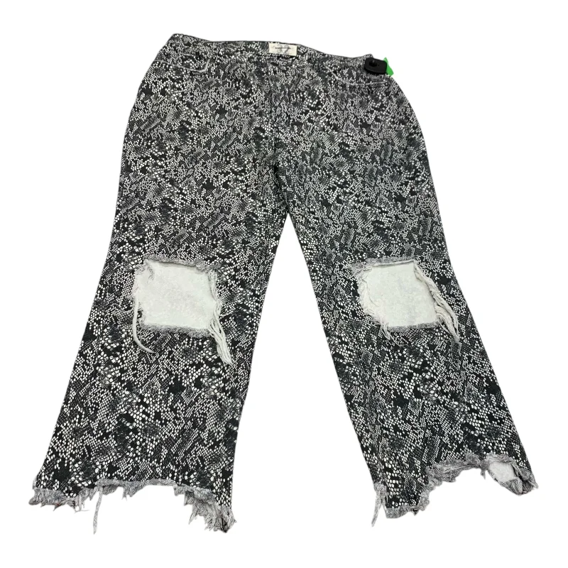 Jeans Cropped By We The Free In Snakeskin Print, Size: 14 Refined Women's Hand - crafted Jeans Cropped By We The Free In Snakeskin Print, Size: 14 Refined Women's Hand - crafted