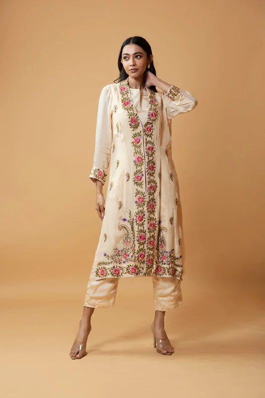 Champagne Coloured Jumpsuit And Jacket Set garde