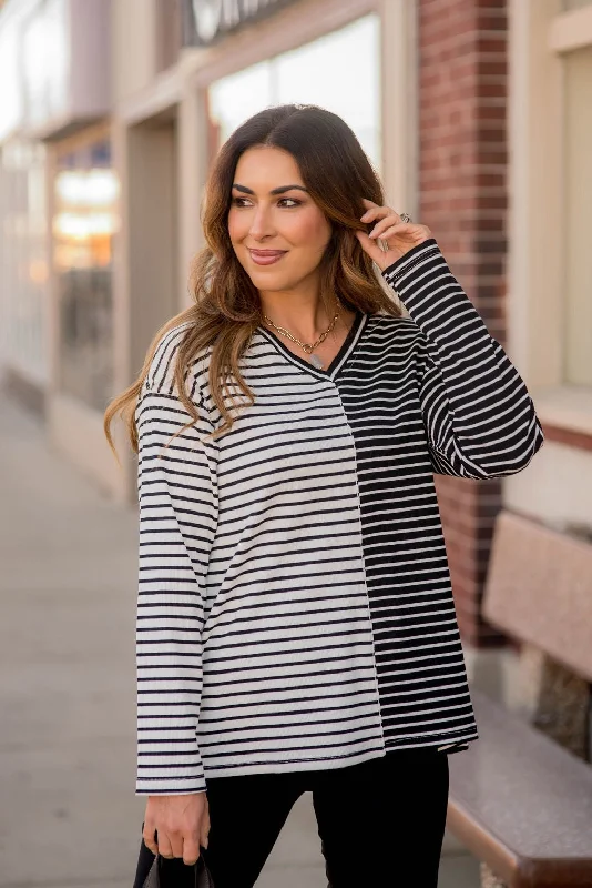 Contrasting Stripes V-Neck Tee Dynamic Women's Moto