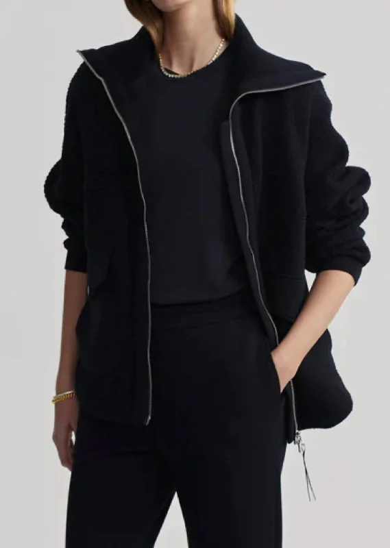 Eleanor Patch Pocket Fleece Jacket In Black garde