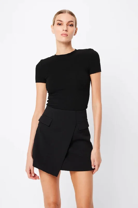 The Bowery Top Black Laid - back Women's Style